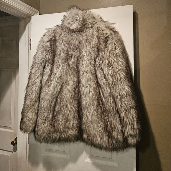 Betsey Johnson Luxe Faux Fur Teddy Jacket - Picture 2 of 3